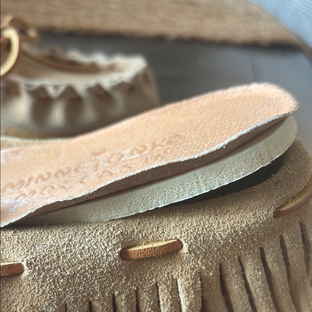 Women’s Minnetonka Fringed Mocassins - Picture 8 of 8